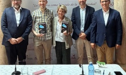 El Museo de la Palabra acogió la presentación de Instantes, de Alberto López con el seudónimo Álex Oneida